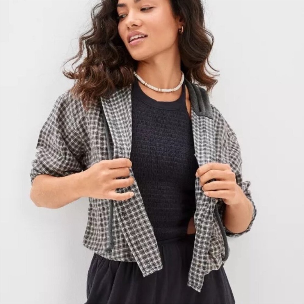 American Eagle Outfitters Gray Plaid Button-Down Shirt Jacket